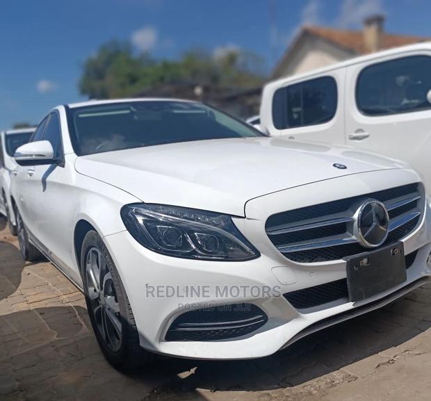 2017 Mercedes-Benz C200 Pearl - Impeccable Used Luxury Sedan