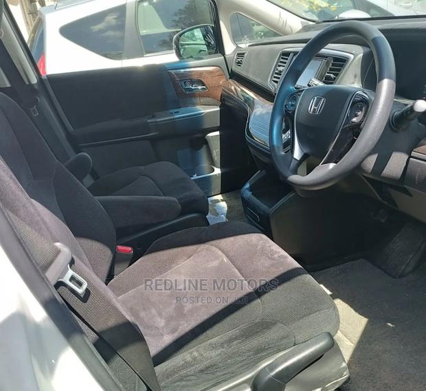2017 Honda Odyssey Pearl: Luxury Minivan For Sale