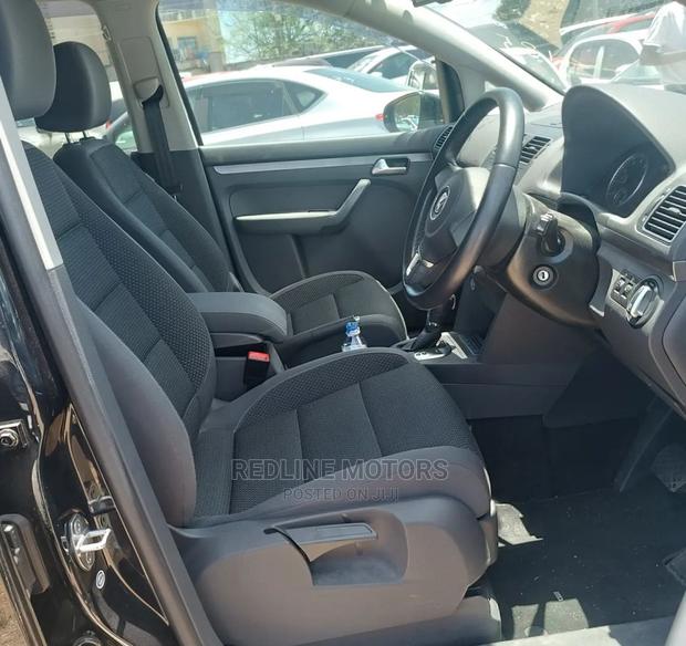Volkswagen Touran 2016 Black: Luxury MPV for Comfortable Family Journeys