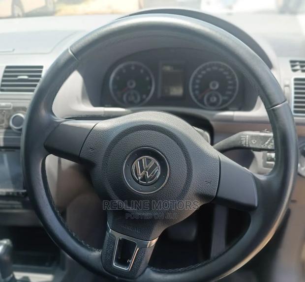 Volkswagen Touran 2016 Black: Luxury MPV for Comfortable Family Journeys