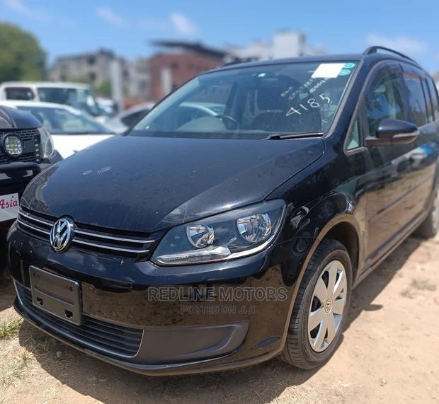 Volkswagen Touran 2016 Black: Luxury MPV for Comfortable Family Journeys