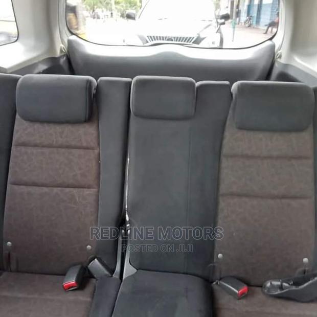 Honda Fit Shuttle 2016 1.5 G 2WD Pearl - A practical and stylish choice for your family