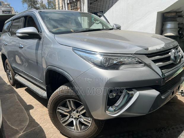 2016 Toyota Fortuner in Silver - Powerful and Stylish SUV for Sale