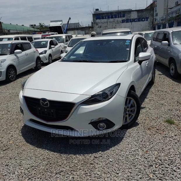 Mazda Axela 2017 Pearl: Luxury Sedan at Competitive Price