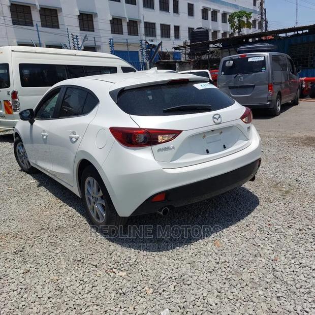 Mazda Axela 2017 Pearl: Luxury Sedan at Competitive Price