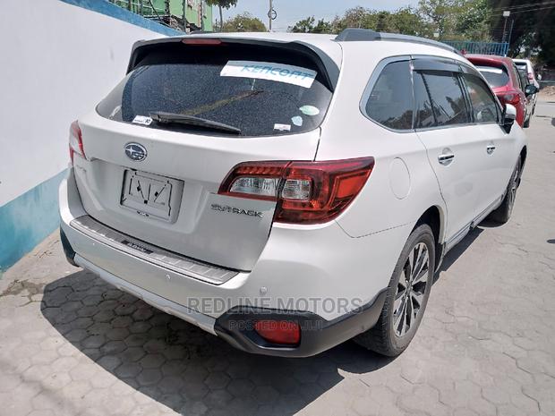 2016 Subaru Outback 2.5i AWD - Pristine Off White