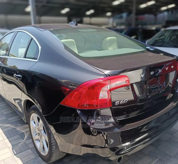 Brown Volvo S60 2016 - Premium Sedan Available