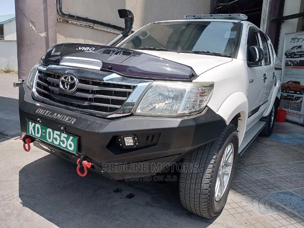 2016 Toyota Hilux in White - Durable and Stylish Pickup