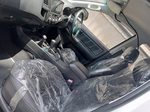 2016 Toyota Hilux in White - Durable and Stylish Pickup