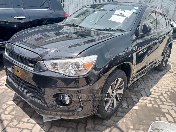 Mitsubishi RVR 2016 Black: Black Trim - Premium SUV Experience