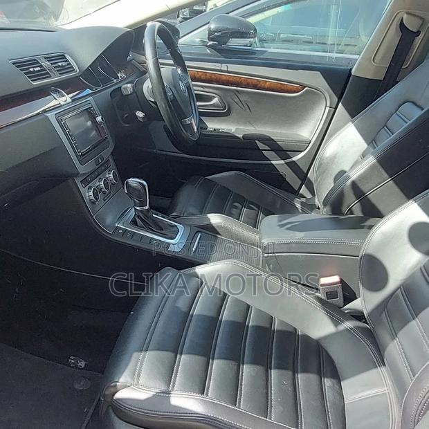 Audi A4 Quattro 2.0T 2016 Silver - Luxury Sedan with Quattro All-Wheel Drive