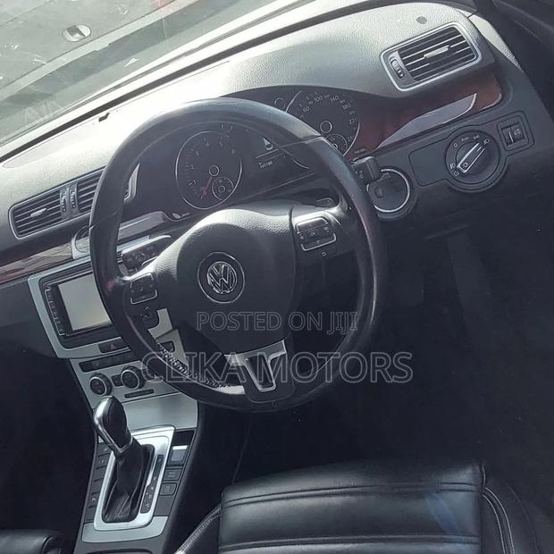 Audi A4 Quattro 2.0T 2016 Silver - Luxury Sedan with Quattro All-Wheel Drive