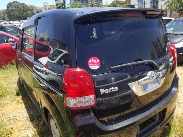 Black 2015 Toyota Porte: Modern Compact SUV for Everyday Use