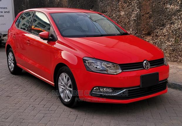 Volkswagen Polo 2015 Red