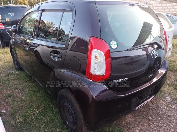 Toyota Passo 1.0 AWD 2015 Purple