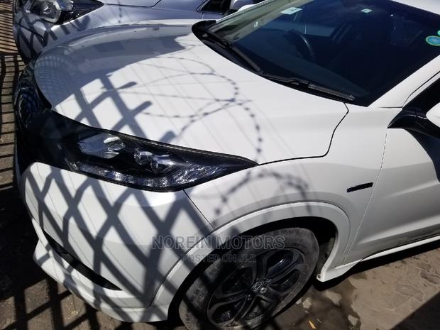 Honda Vezel 1.5 Hybrid 2WD 2015 - Classic White