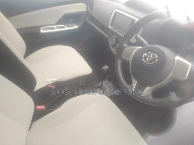 Toyota Vitz 1.0 FWD 3dr 2015 Silver