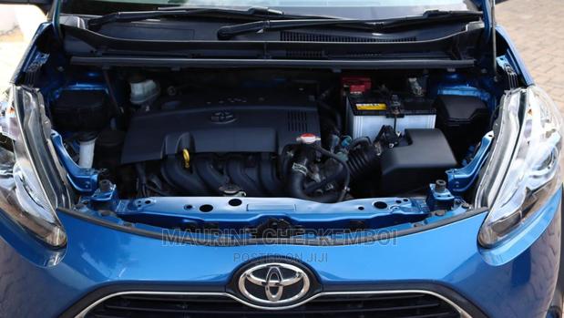 Toyota Sienta 2015 Blue