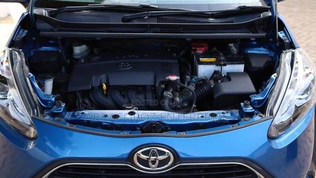 Toyota Sienta 2015 Blue