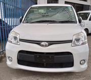 Toyota Sienta 2015 White for sale