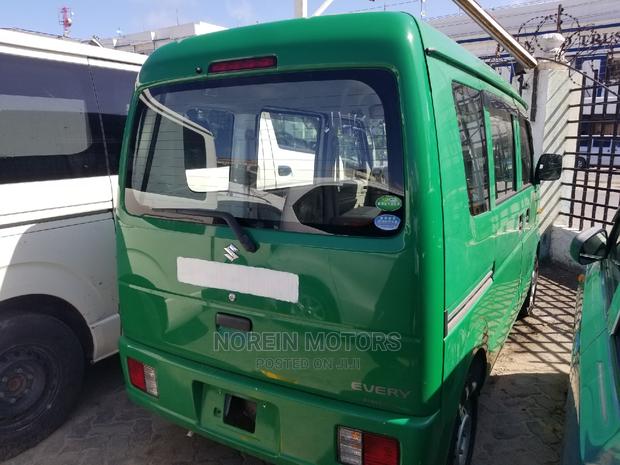 2015 Suzuki Every Wagon in Green: Affordable and Stylish