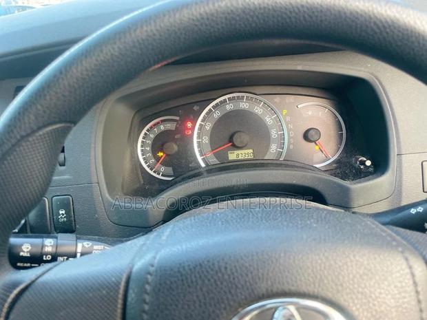 Toyota ISIS 1.8 Platana 2WD 2015 Red