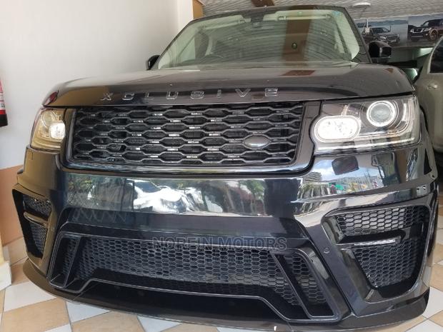 2016 Black Land Rover Range Rover Vogue - Premium Edition