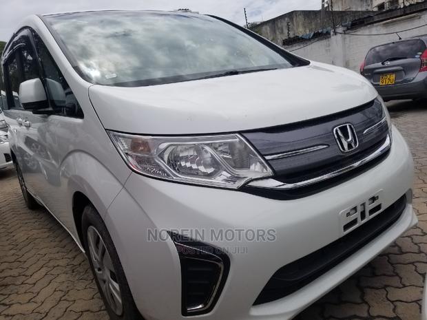 2015 Honda Stepwgn in White: Versatile and Family-Friendly