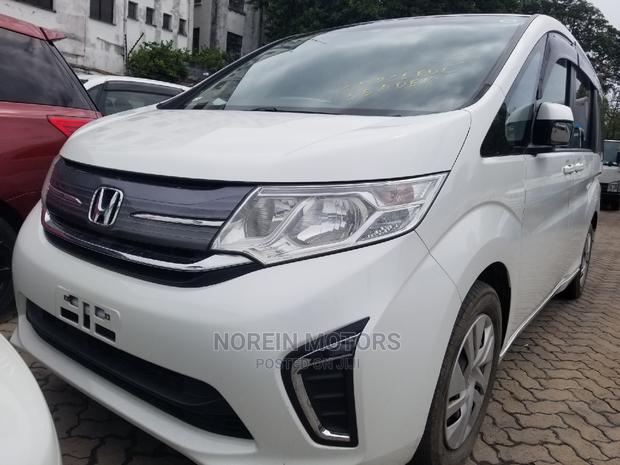 2015 Honda Stepwgn in White: Versatile and Family-Friendly