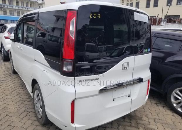 Honda Stepwgn 2016 White