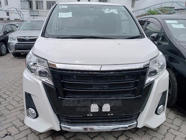 2016 Toyota Noah 2.0 AWD 7-Seater in Pearl - Spacious and Stylish