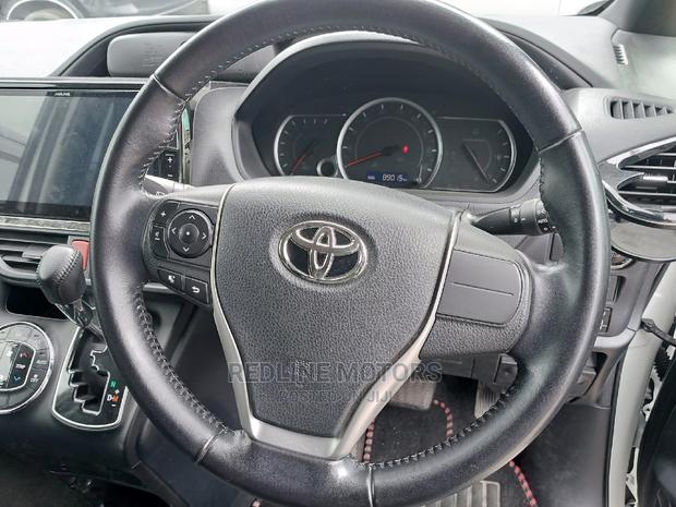 2016 Toyota Noah 2.0 AWD 7-Seater in Pearl - Spacious and Stylish