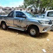 2016 Hilux Toyota Silver - Stylish and Capable Pickup for sale
