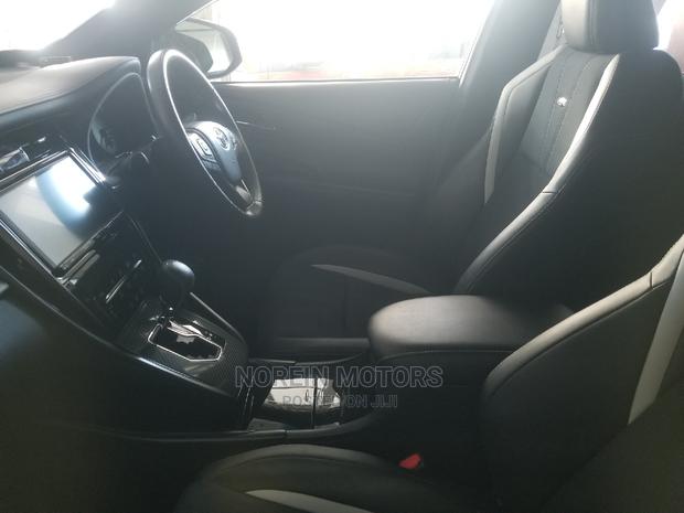 Quality 2015 Toyota Harrier 2.0 4WD White - Used SUV for Sale