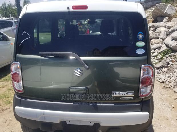 2015 Suzuki Hustler Green: Compact, Efficient, and Stylish