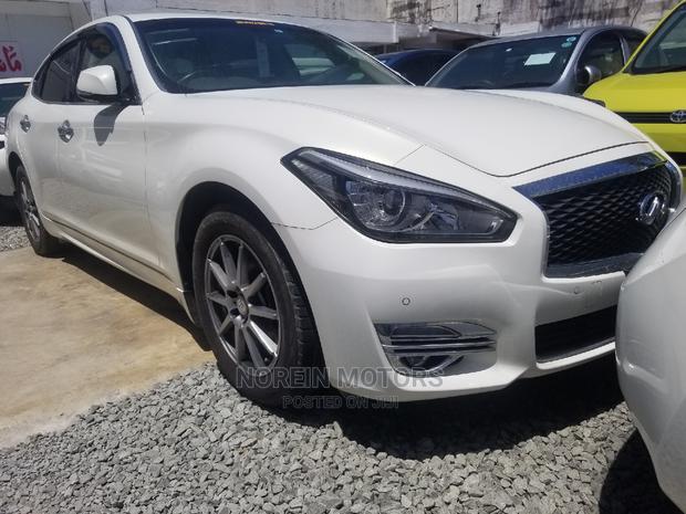 Used 2015 Nissan Fuga White - Affordable Luxury