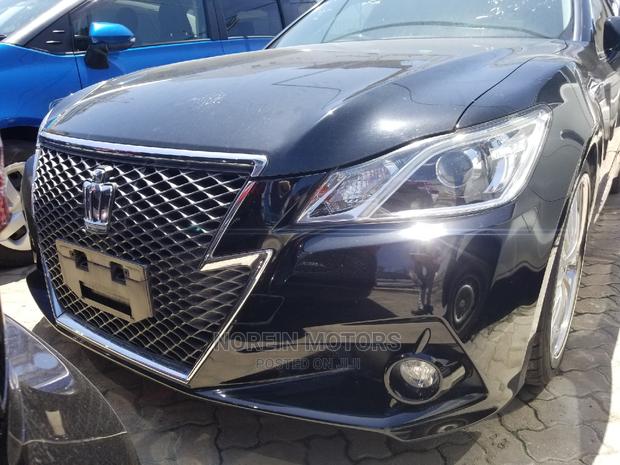 Black 2015 Toyota Crown Majesta 2.5 AWD Hybrid - Elegant and Powerful