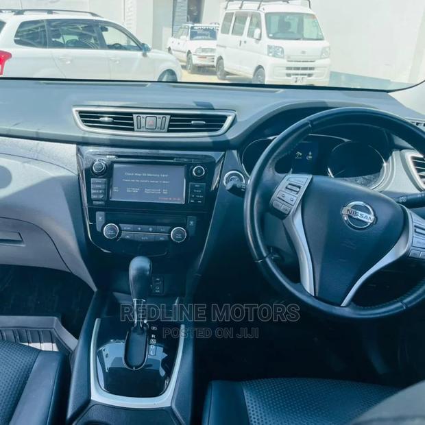 2016 Nissan X-Trail: Blue, Power & Comfort