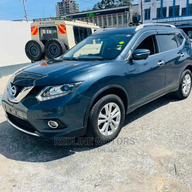 2016 Nissan X-Trail: Blue, Power & Comfort