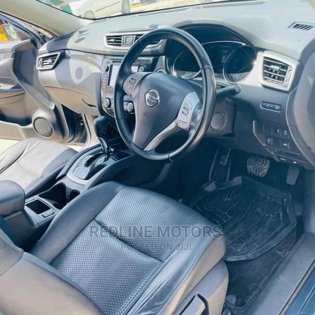 2016 Nissan X-Trail: Blue, Power & Comfort