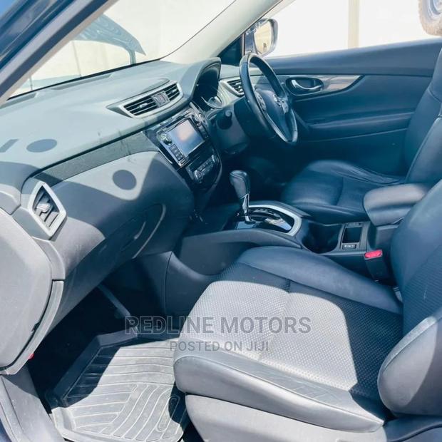 2016 Nissan X-Trail: Blue, Power & Comfort
