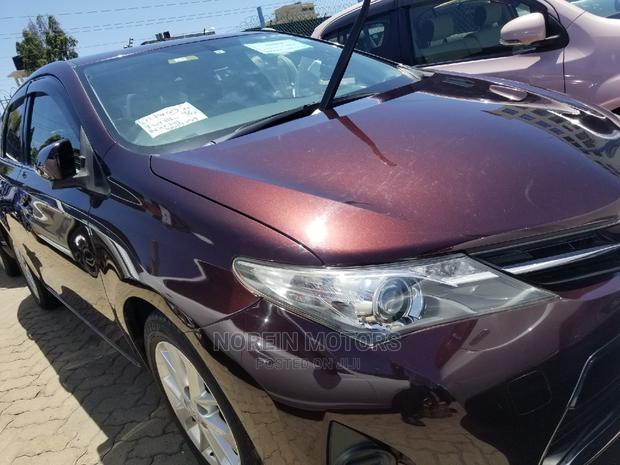 2015 Toyota Auris - Purple Hue: A Classic Choice
