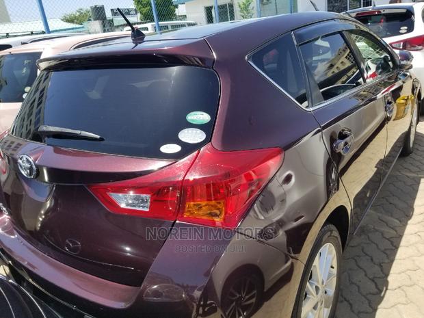 2015 Toyota Auris - Purple Hue: A Classic Choice