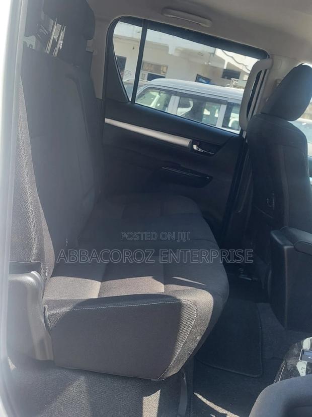 Toyota Hilux WORKMATE 2016 Green