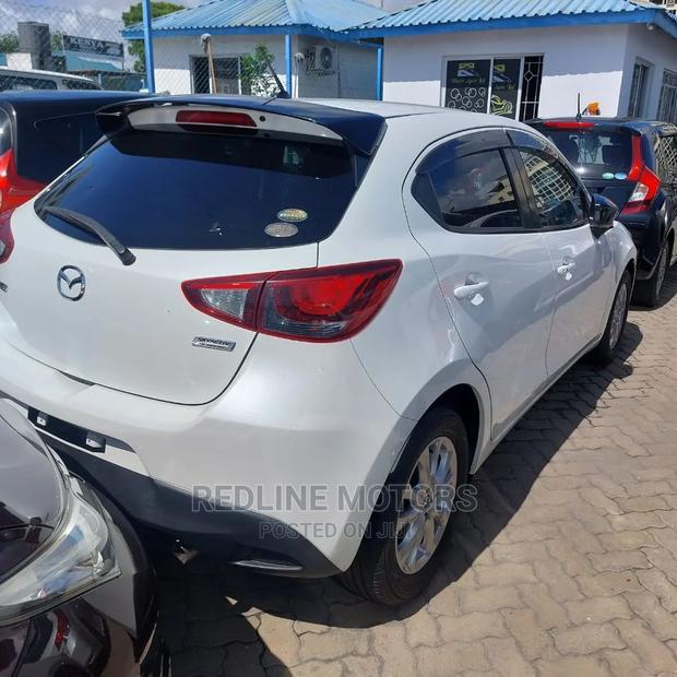 Stylish 2016 Mazda Demio Pearl - Compact Car for Your Daily Commute