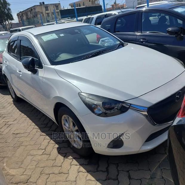 Stylish 2016 Mazda Demio Pearl - Compact Car for Your Daily Commute