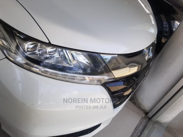 2015 Honda Odyssey 2.4 Absolute 4WD - Used White Minivan for Sale