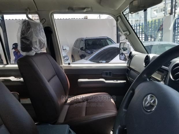 Beige 4.5 V8 DLX 2015 Toyota Land Cruiser - Top-Tier 4x4 SUV