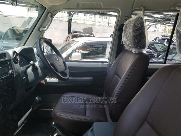 Beige 4.5 V8 DLX 2015 Toyota Land Cruiser - Top-Tier 4x4 SUV