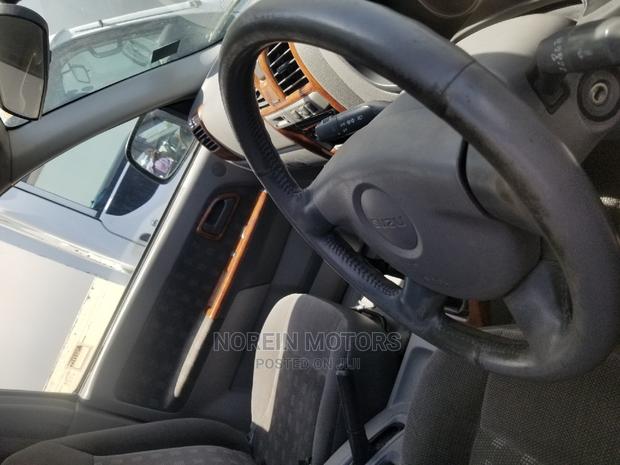 2010 Isuzu D-Max Blue - Perfect for Work and Adventure
